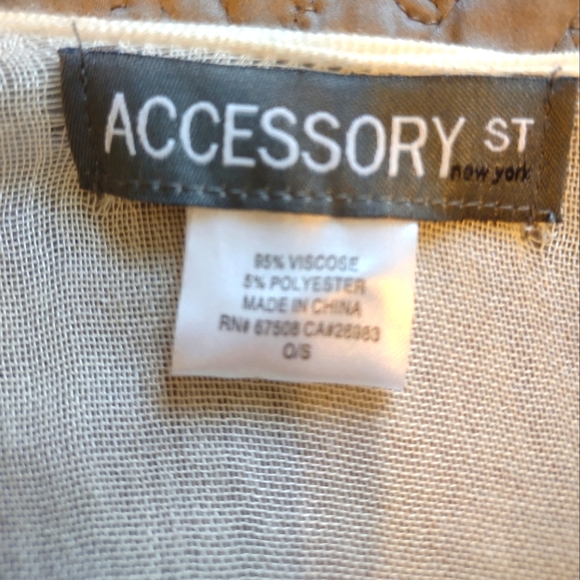 Pom Pom Rainbow Topper from Accessory Street is perfect for just a lite coverup - Picture 5 of 6